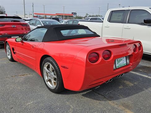 Used 2004 Chevrolet Corvette Convertible w/ Preferred Equipment Group image 10