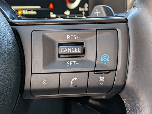 Used 2023 Nissan Pathfinder Platinum image 29