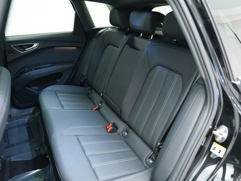Used 2023 Audi Q4 e-tron Premium Plus AWD/4WD image 19