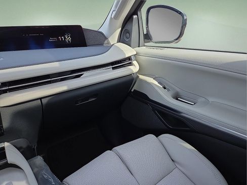 New 2026 Lincoln Navigator Reserve image 12