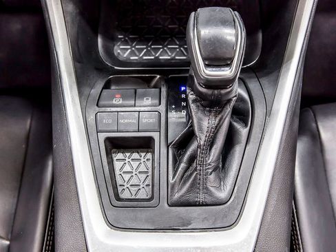 Used 2020 Toyota RAV4 XLE Premium image 24