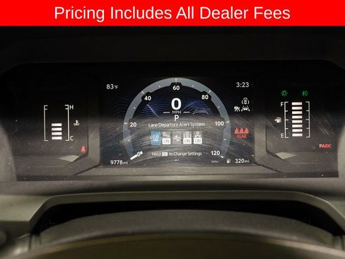 Certified 2025 Toyota Tacoma SR5 AWD/4WD image 17