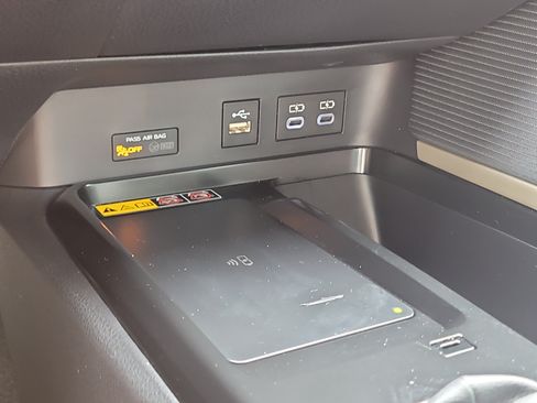Used 2025 Toyota Camry SE FWD image 25