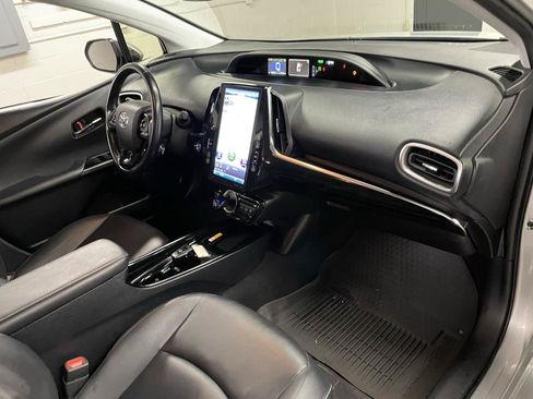 Used 2022 Toyota Prius Prime XLE FWD image 15