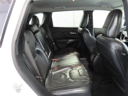 Used 2020 Jeep Cherokee Limited image 33