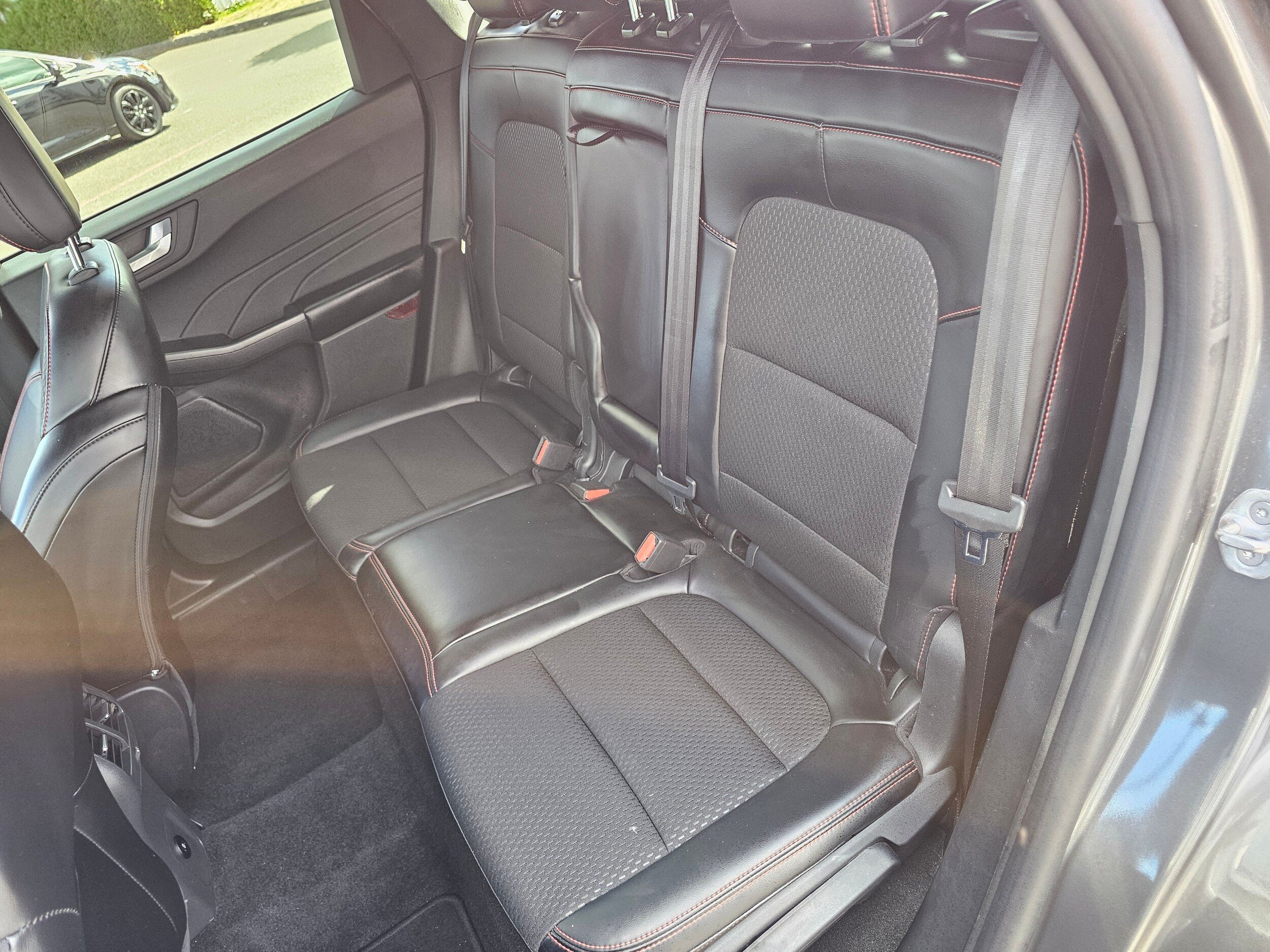 Used 2025 Ford Escape ST-Line AWD/4WD image 19