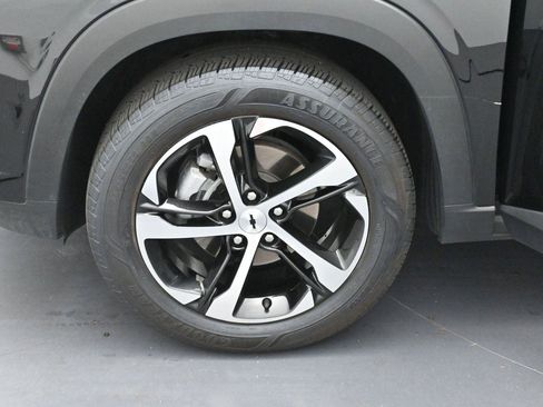 Used 2024 Chevrolet Trax RS w/ Driver Confidence Package FWD image 32