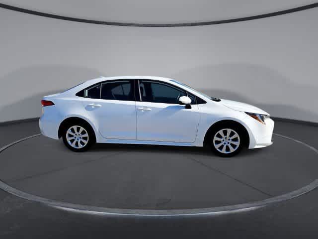 Used 2025 Toyota Corolla LE FWD image 9