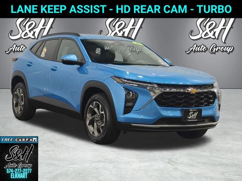Used 2025 Chevrolet Trax LT image 1