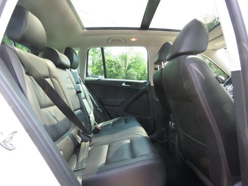 Used 2017 Volkswagen Tiguan Sport AWD/4WD image 15