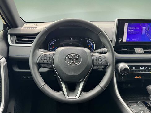 Used 2023 Toyota RAV4 SE AWD/4WD image 9