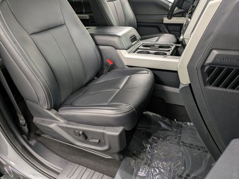 Used 2022 Ford F250 Lariat w/ Chrome Package image 28