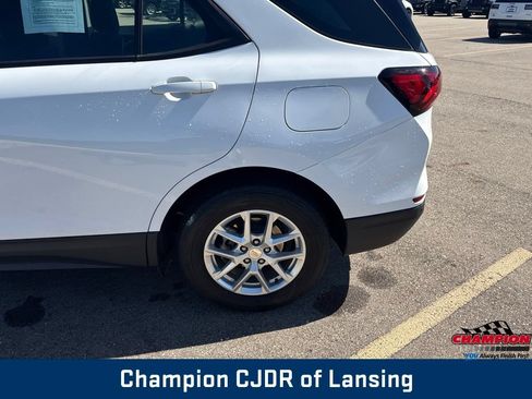 Used 2023 Chevrolet Equinox LS AWD/4WD image 28