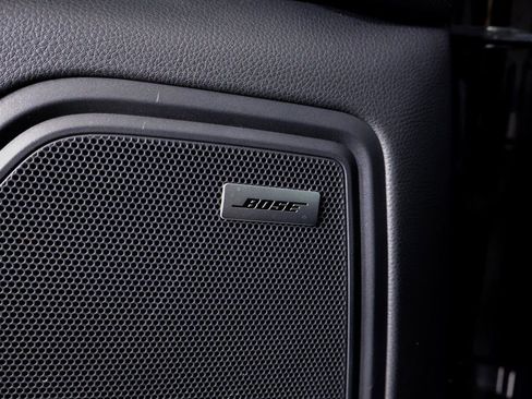 Used 2025 Porsche Macan image 19