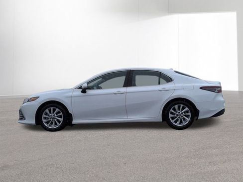 Certified 2022 Toyota Camry LE image 10