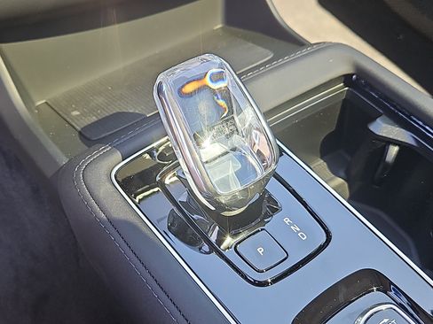 New 2026 Volvo XC90 T8 Ultra w/ Protection Package Premier image 19