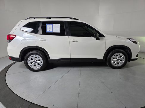 Used 2023 Subaru Forester AWD/4WD image 6