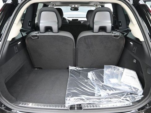 New 2026 Volvo XC90 B5 Plus AWD/4WD image 18