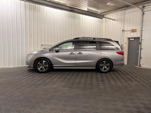 Used 2024 Honda Odyssey Touring image 2