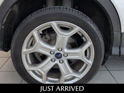 Used 2017 Ford Escape Titanium w/ Equipment Group 301A FWD image 10