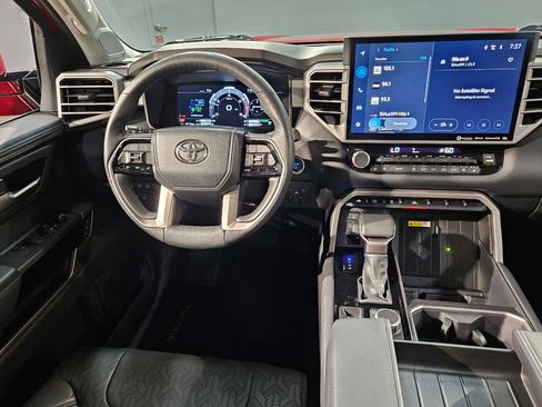 Used 2024 Toyota Tundra Limited AWD/4WD image 9