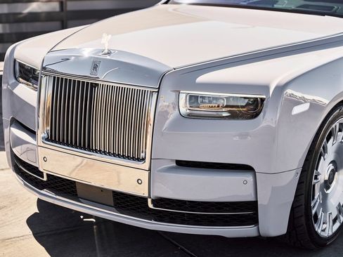 Used 2024 Rolls-Royce Phantom Sedan w/ The Phantom Package RWD image 7