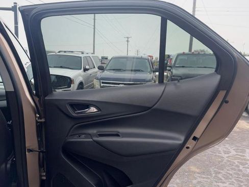 Used 2019 Chevrolet Equinox LT image 13