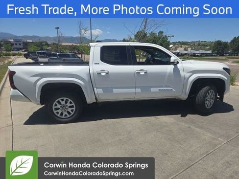 Used 2025 Toyota Tacoma SR5 AWD/4WD image 8