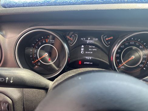Used 2022 Jeep Wrangler Sport AWD/4WD image 6