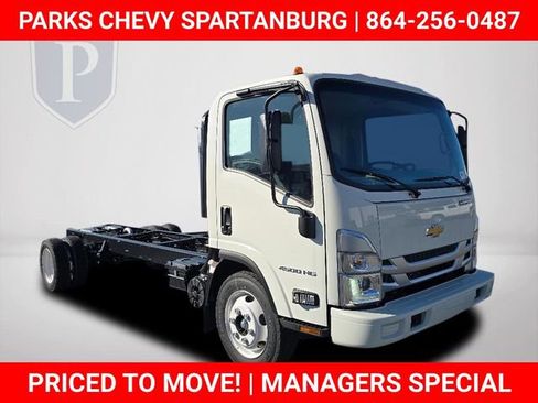 New 2025 Chevrolet Low Cab Forward image 2