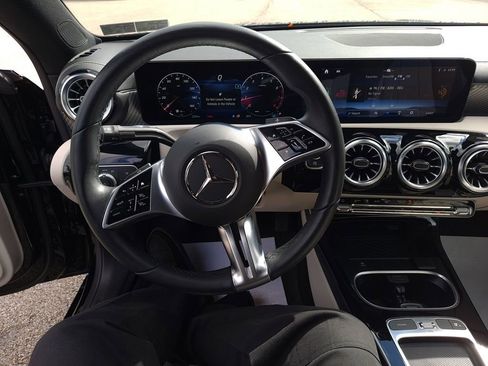 Certified 2025 Mercedes-Benz CLA 250 4MATIC image 14