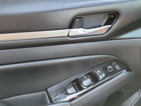 Used 2023 Nissan Altima 2.5 SV image 25