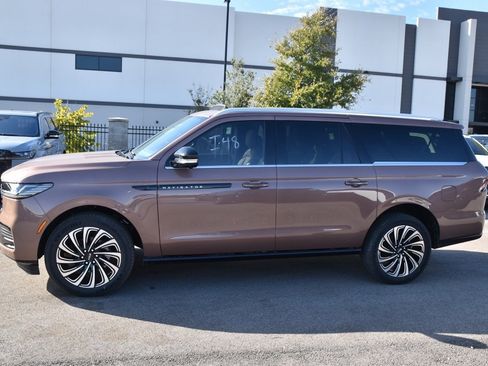 New 2025 Lincoln Navigator L Black Label image 11