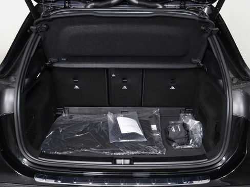 New 2025 Mercedes-Benz GLA 250 4MATIC image 11