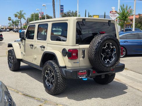 Used 2022 Jeep Wrangler Unlimited Rubicon 4xe w/ Cold Weather Group AWD/4WD image 6
