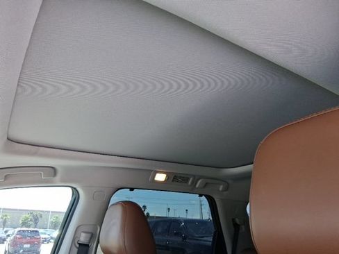 Used 2023 Nissan Pathfinder Platinum FWD image 19