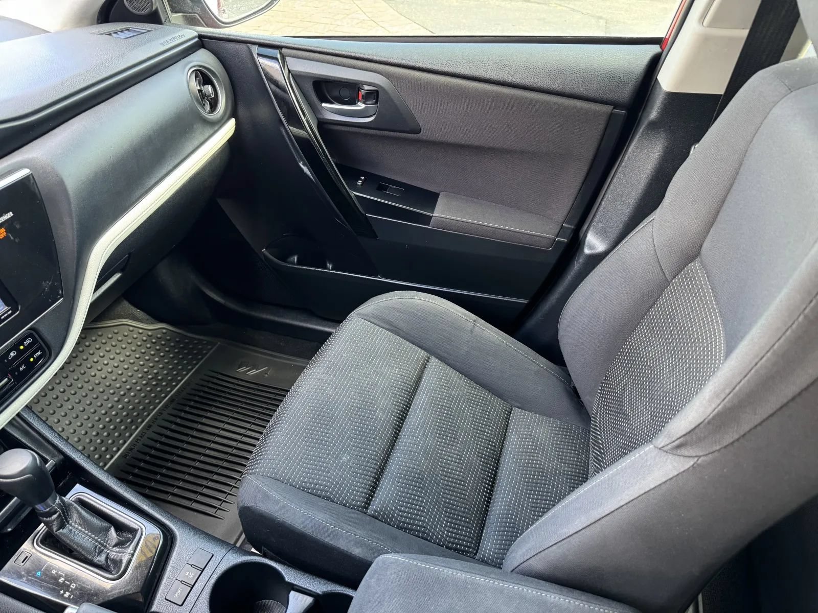 Used 2017 Toyota Corolla iM w/ All-Weather Mat Package FWD image 23