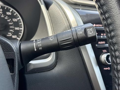 Used 2024 Nissan Murano SV AWD/4WD image 17