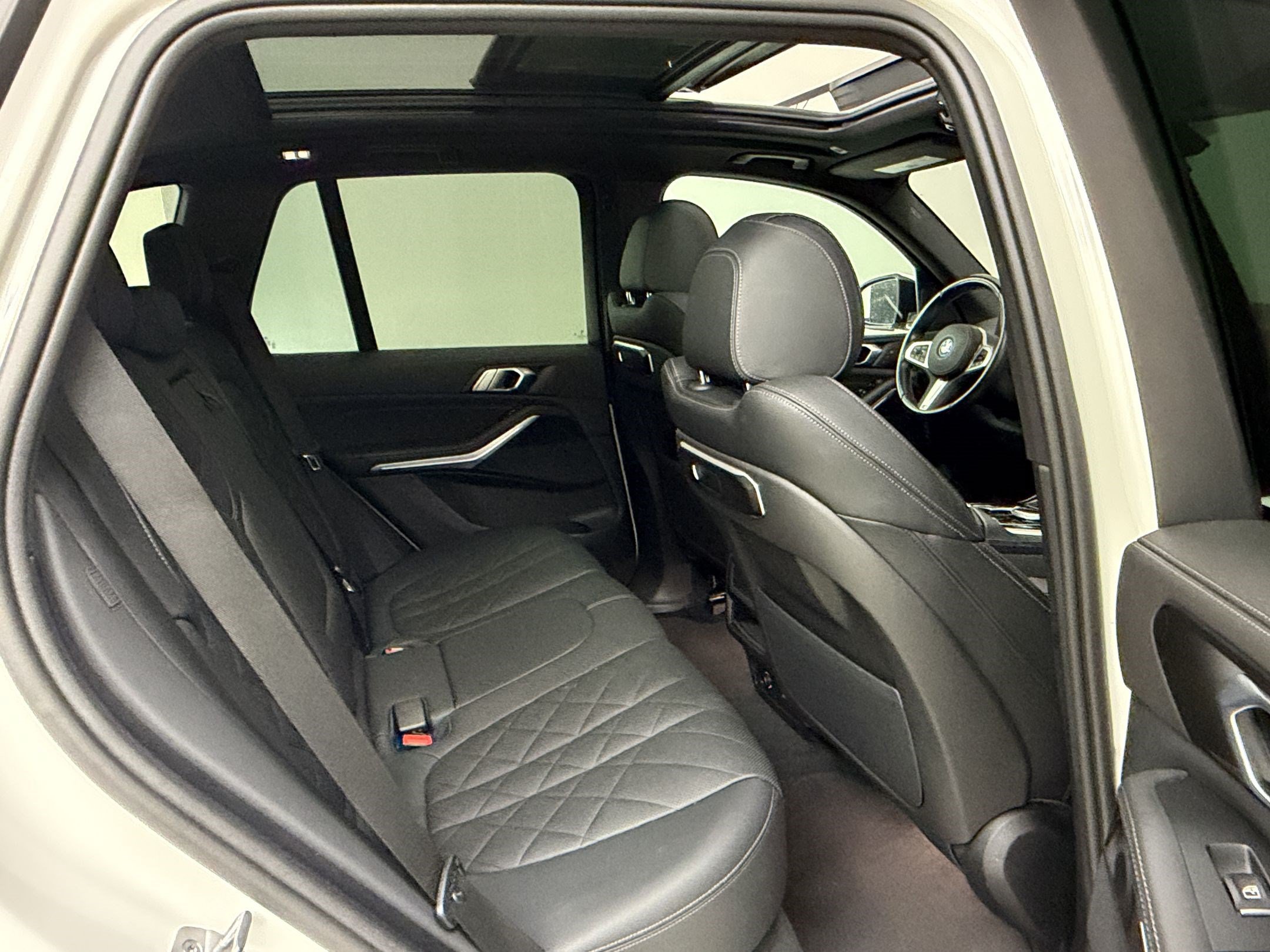 Used 2024 BMW X5 xDrive50e w/ M Sport Package AWD/4WD image 30
