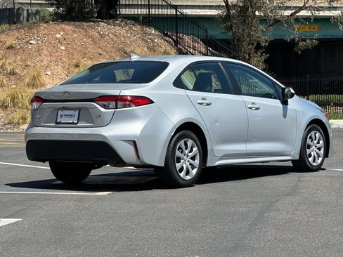 Used 2024 Toyota Corolla LE FWD image 5