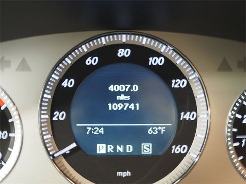 Used 2010 Mercedes-Benz GLK 350 4MATIC image 17