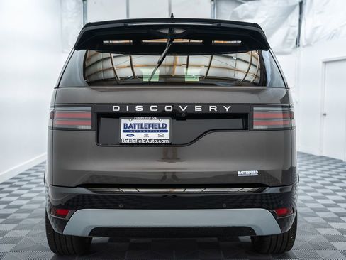 Used 2024 Land Rover Discovery Metropolitan Edition AWD/4WD image 6