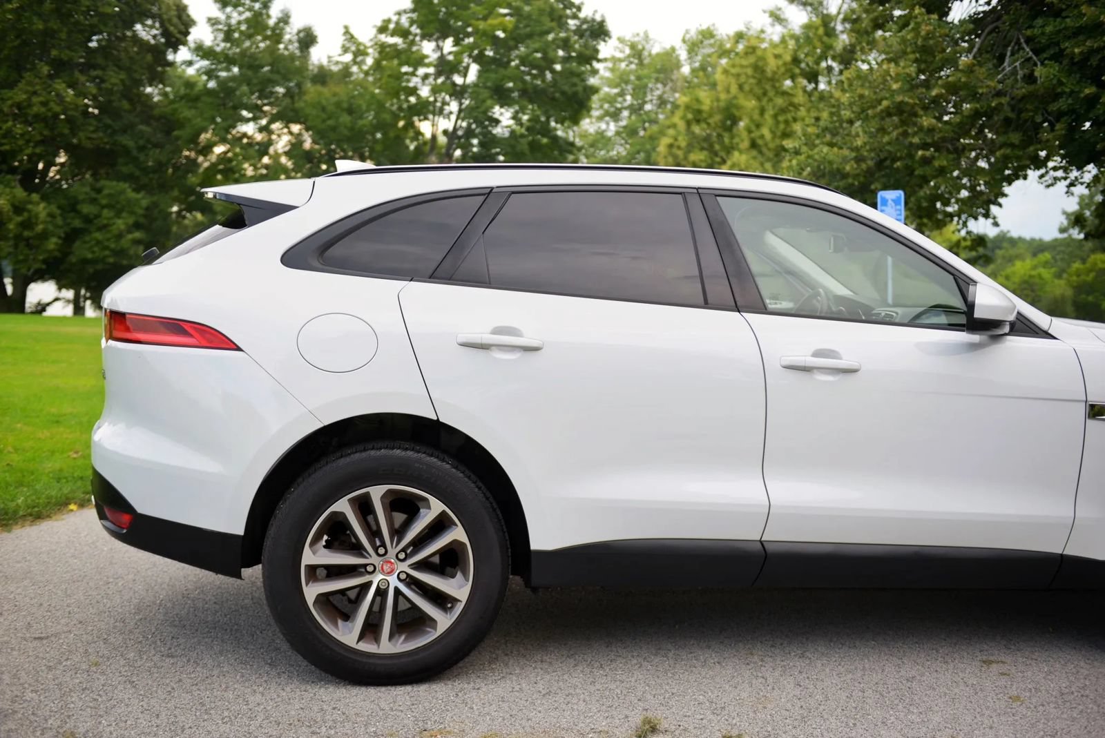 Used 2018 Jaguar F-PACE Premium AWD/4WD image 37