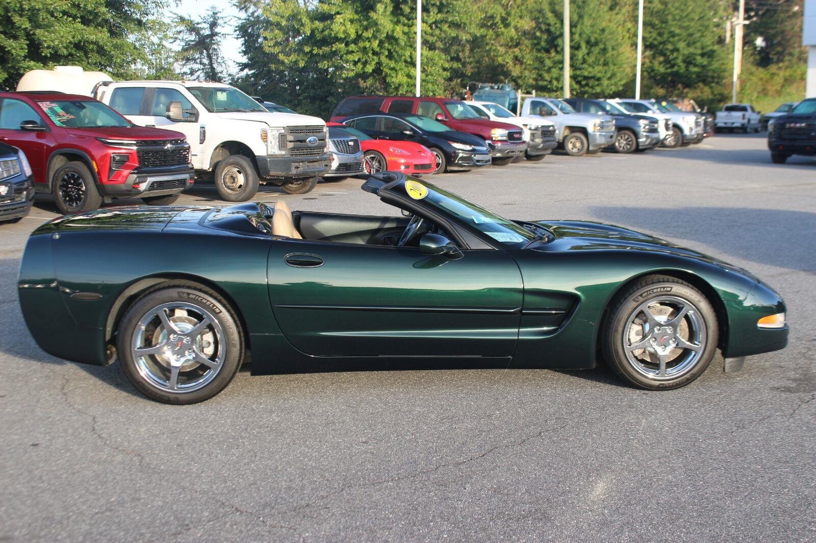 Used 2000 Chevrolet Corvette Convertible w/ Performance Handling Pkg RWD image 8