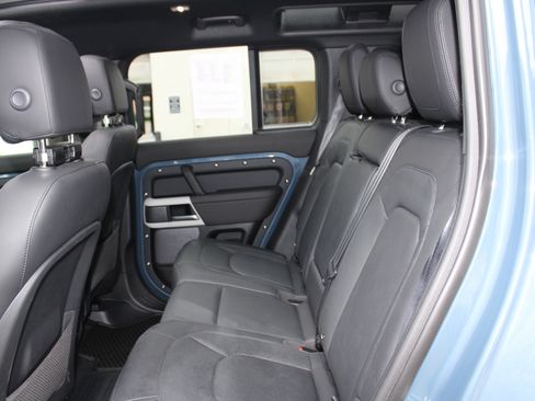 Used 2024 Land Rover Defender 110 S image 37