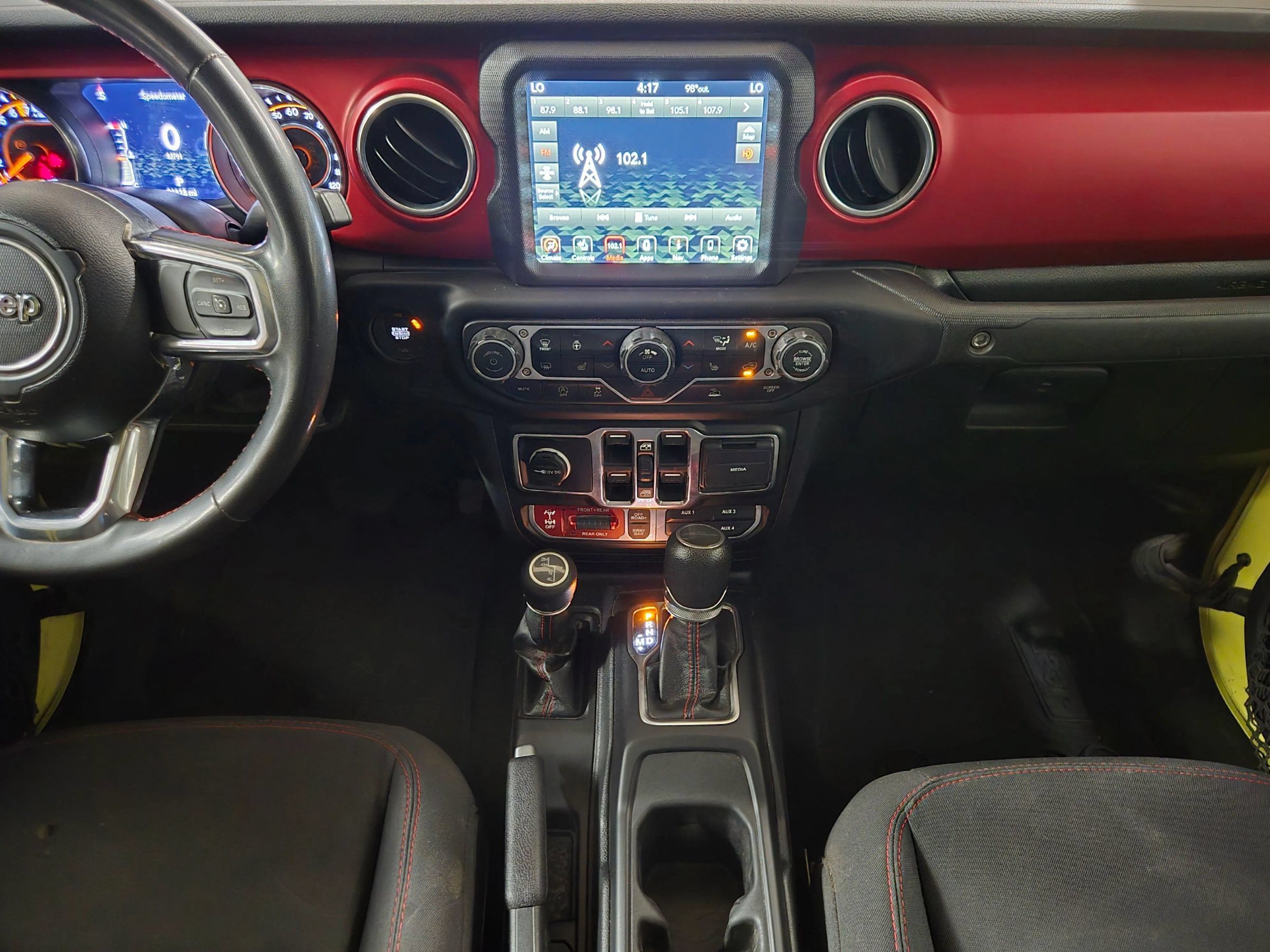 Used 2023 Jeep Gladiator Rubicon w/ Cold Weather Group AWD/4WD image 16