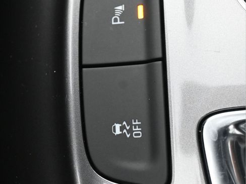 Used 2025 Chevrolet Malibu LT FWD image 12