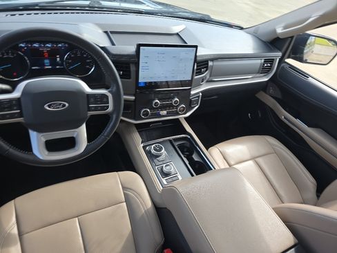 Used 2022 Ford Expedition XLT AWD/4WD image 9