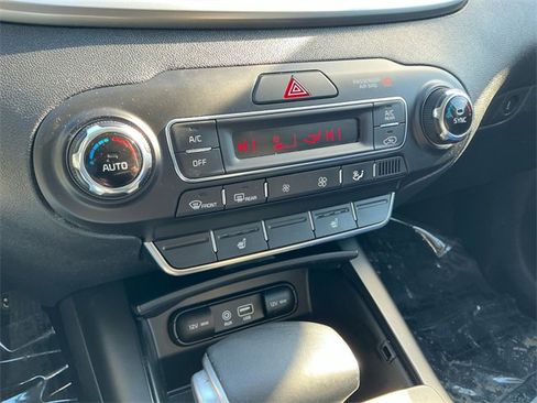 Used 2019 Kia Sorento S image 10