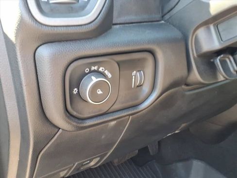 Used 2024 RAM 3500 Tradesman w/ Chrome Appearance Group AWD/4WD image 19